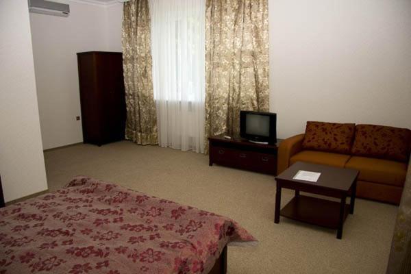 Marco Polo Hotel Ulʼyanovka Екстериор снимка